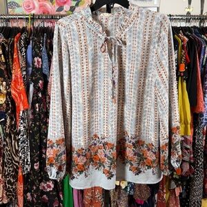 FLORAL SPRING TOP LARGE HEM SLEEVES